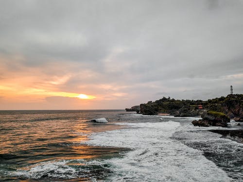 浣溪沙·软草平莎过雨新鉴赏及译文注释